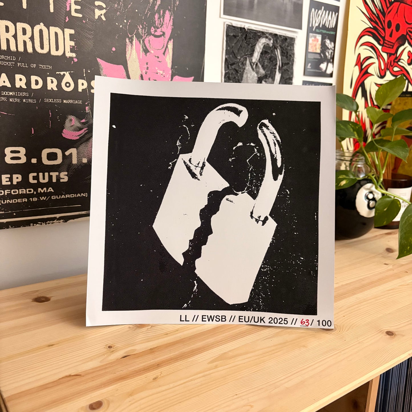 'Everyone Wants Something Beautiful' (Europe Insert)